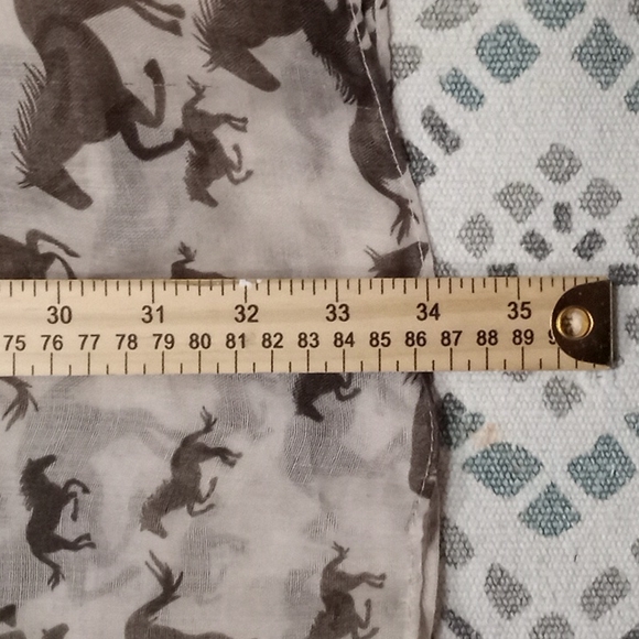 Scarf - Picture 5 of 8